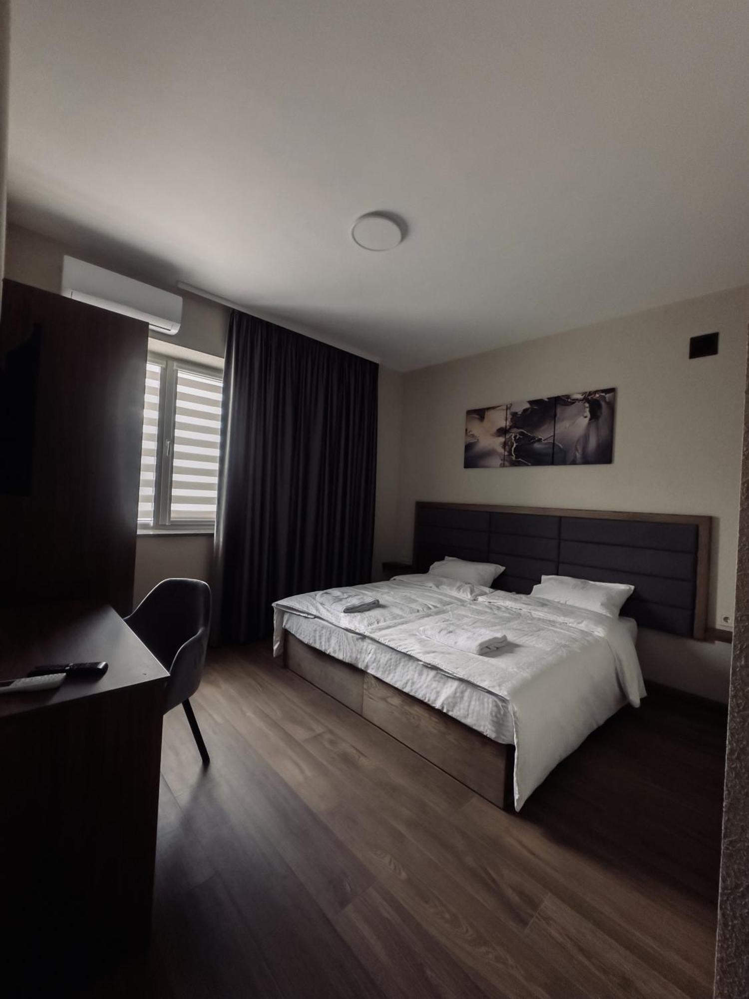Nesvit Hotel Kiev Extérieur photo